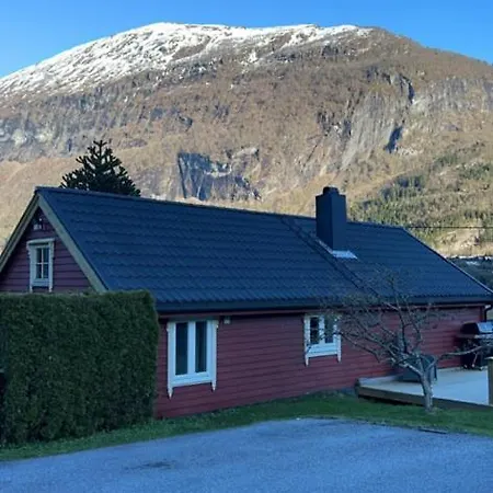 Olastova, Et Koselig Lite Hus I Naer Sentrum 別荘