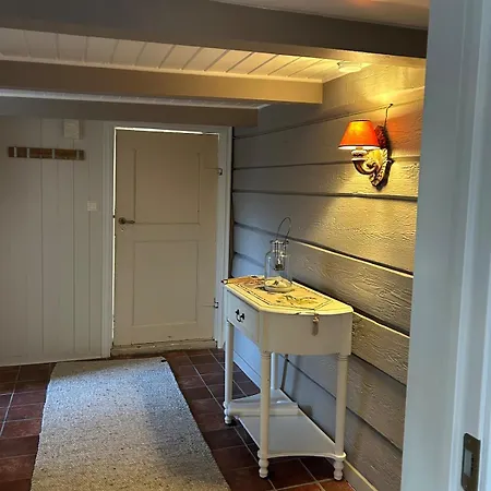 Olastova, Et Koselig Lite Hus I Naer Sentrum 別荘 *