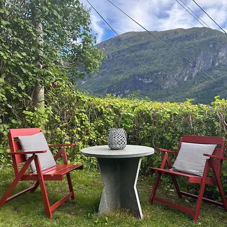 Olastova, Et Koselig Lite Hus I Naer Sentrum *