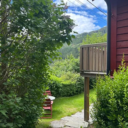 Olastova, Et Koselig Lite Hus I Naer Sentrum 別荘 ストリン