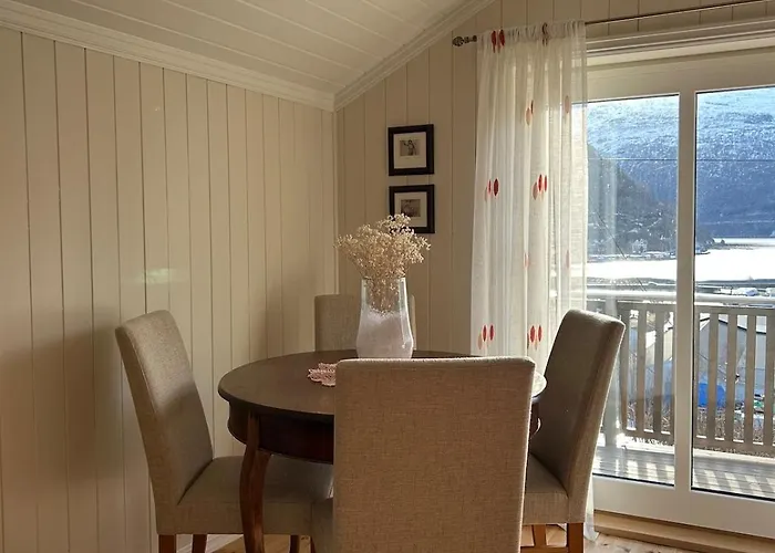 Olastova, Et Koselig Lite Hus I Naer Sentrum 度假居 *