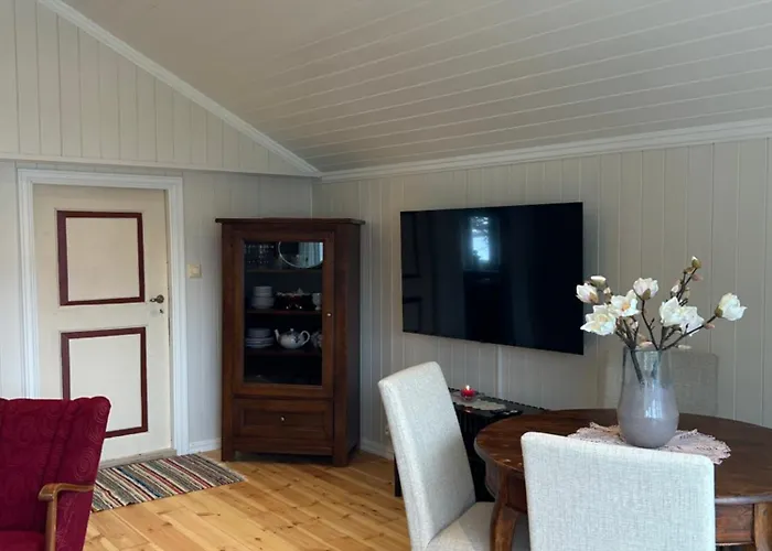 Olastova, Et Koselig Lite Hus I Naer Sentrum 度假居 史特林