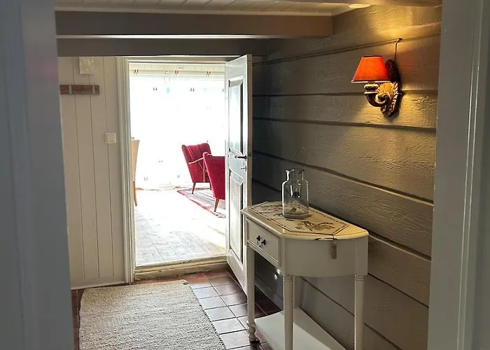 Olastova, Et Koselig Lite Hus I Naer Sentrum 史特林