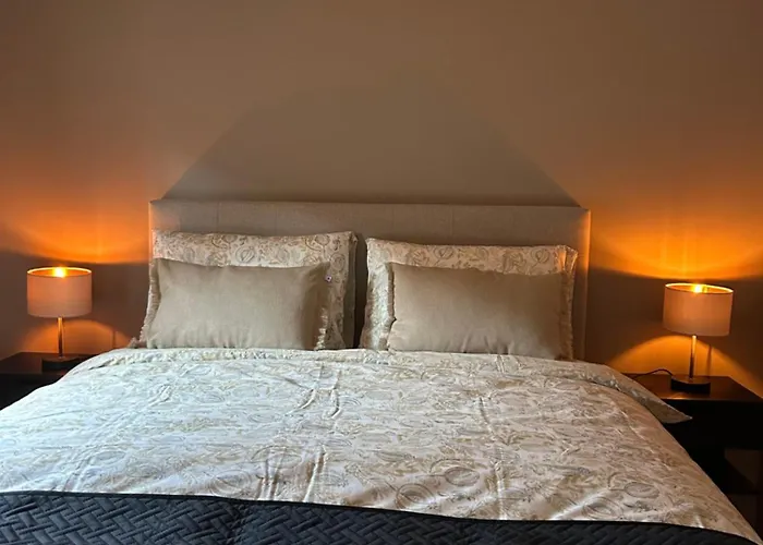 度假居 Olastova, Et Koselig Lite Hus I Naer Sentrum 史特林