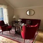 Olastova, Et Koselig Lite Hus I Naer Sentrum 度假居 史特林
