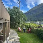 Olastova, Et Koselig Lite Hus I Naer Sentrum 史特林